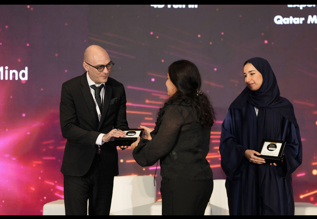 Paul Vowell receiving a speaking honor at the Middle East Enterprise AI Summit